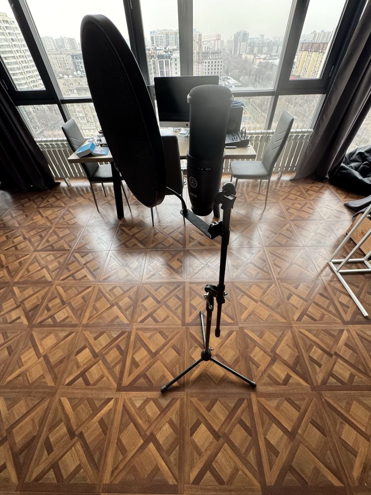 Микрофон AKG P120 + стойка + кабель + сетка