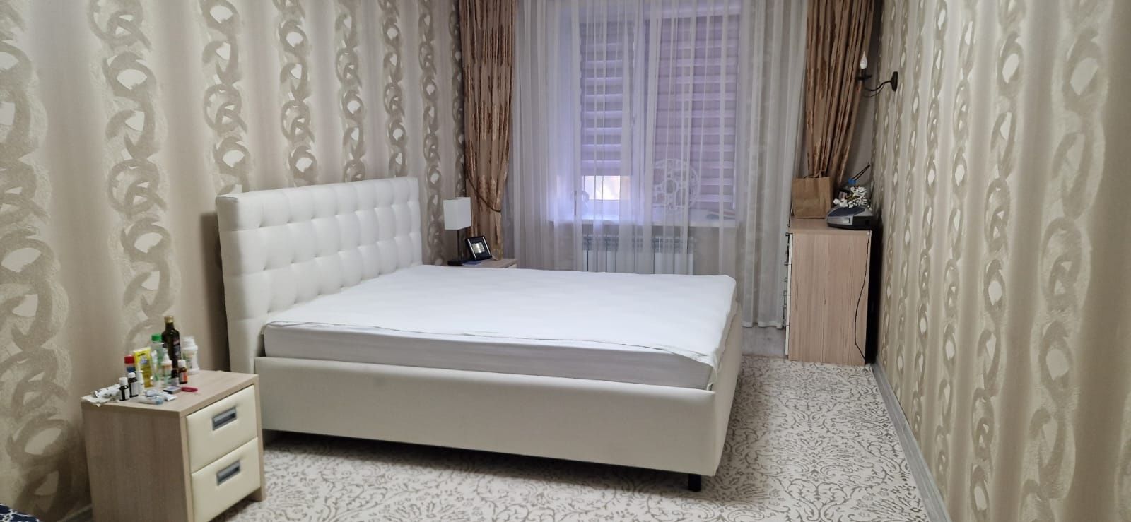 Двуспальная кровать