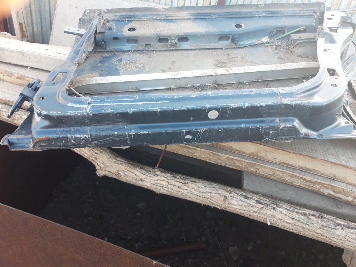 Продам заднюю правую дверь Ауди 100 с4