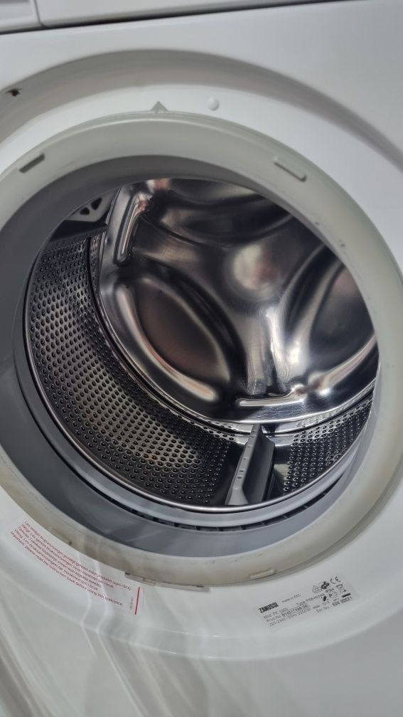 Продаю стиральную машинку Indesit , б/у, цена 40000тг, торг уместен