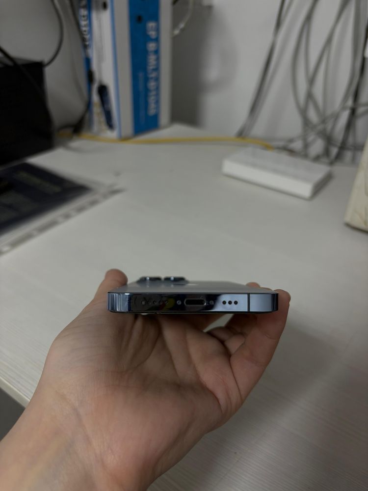 Продам Iphone 13 Pro 128 ГБ