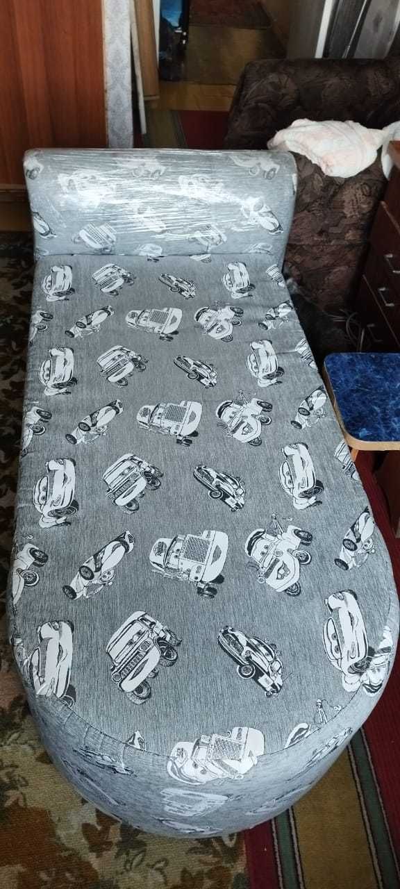 Диван с ящиком для белья