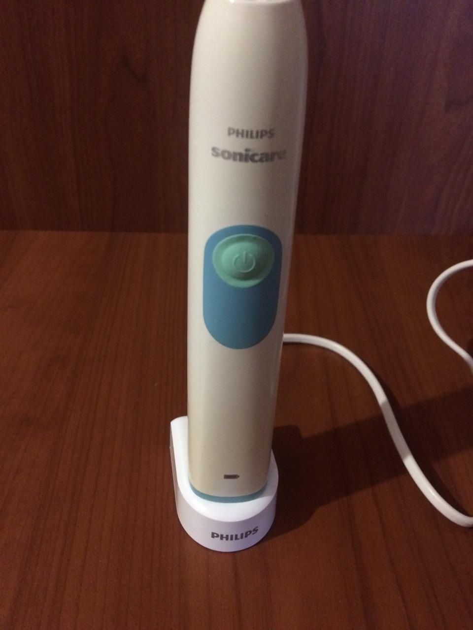 Электронная зубная щётка Philips Sonicare