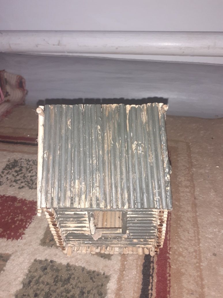 Продам хомяков мести с клеткой