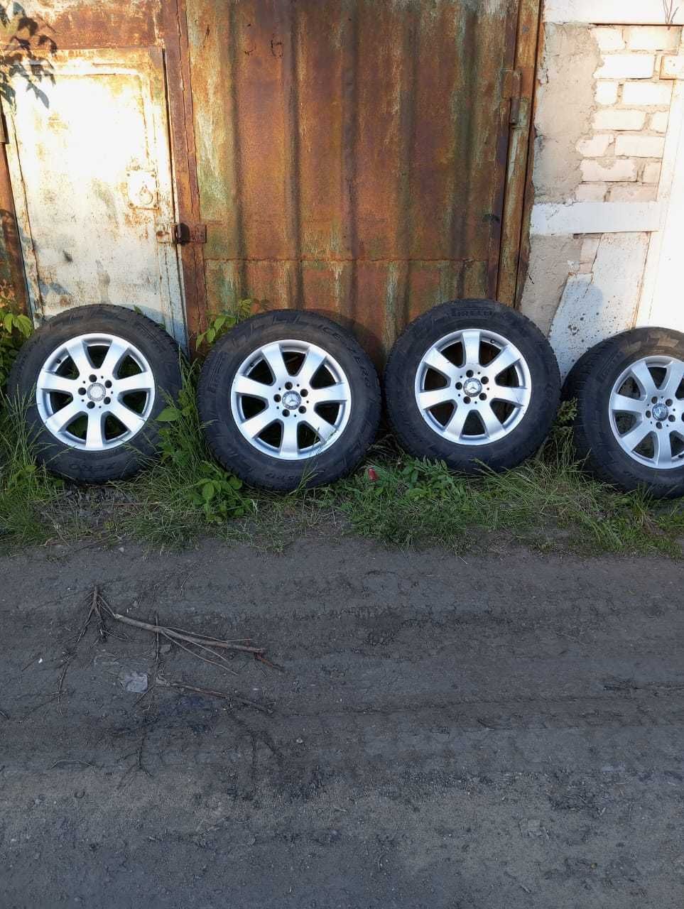 Продам комплект колес