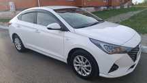 Автомобиль Hyundai Accent 2021 год.