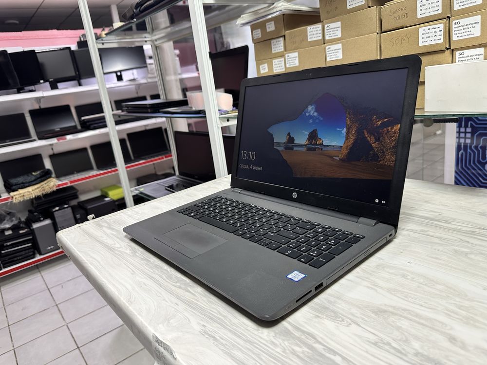 Ноутбук HP 250 G6 - intel Core i3/ОЗУ-8/SSD-128