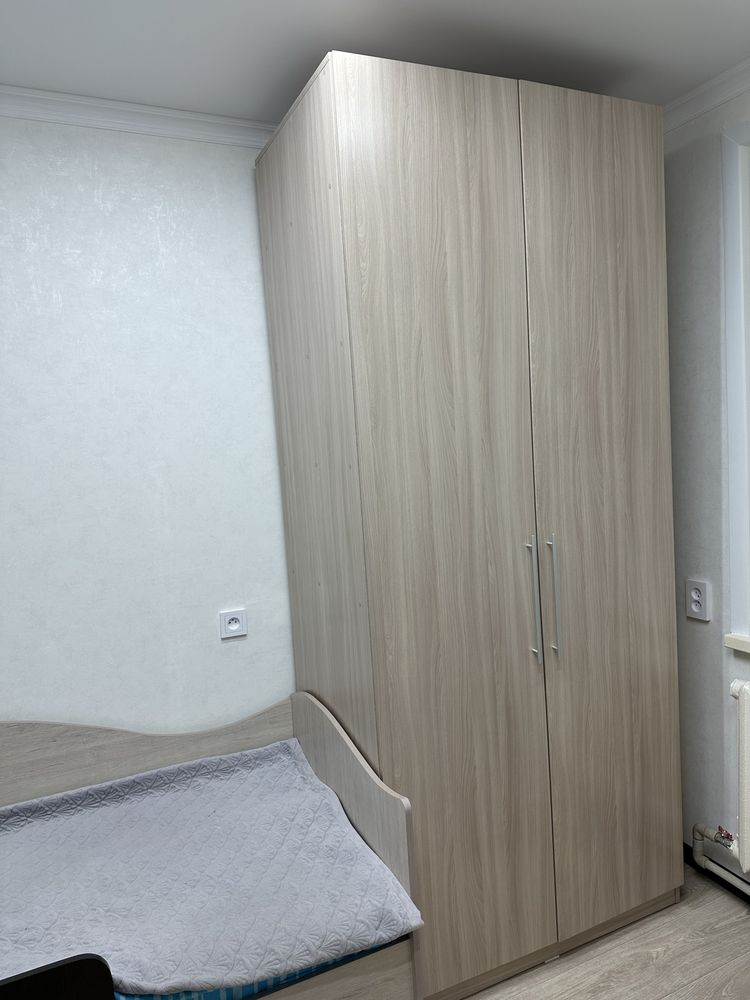 Продам шкаф с кроватью