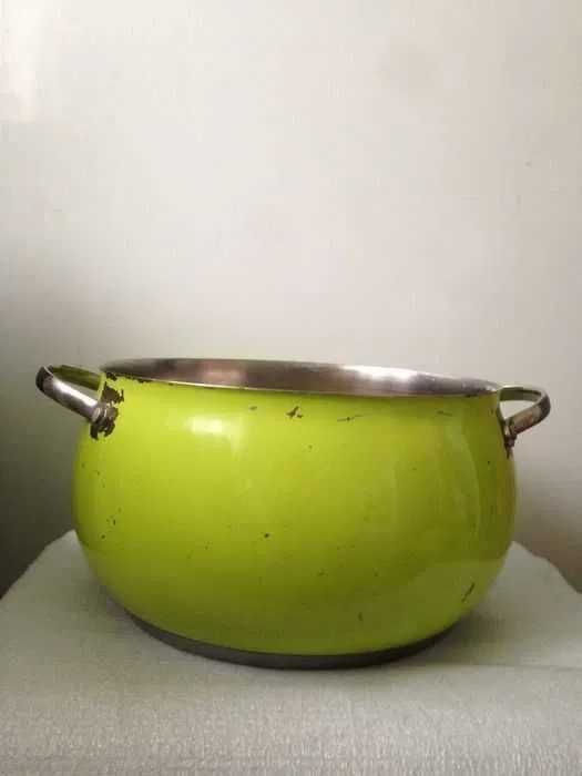ОТДАМ ДАРОМ кастрюлю, СРЕДНЮЮ, 5л, 24×15×21см, из стали, Европа бу