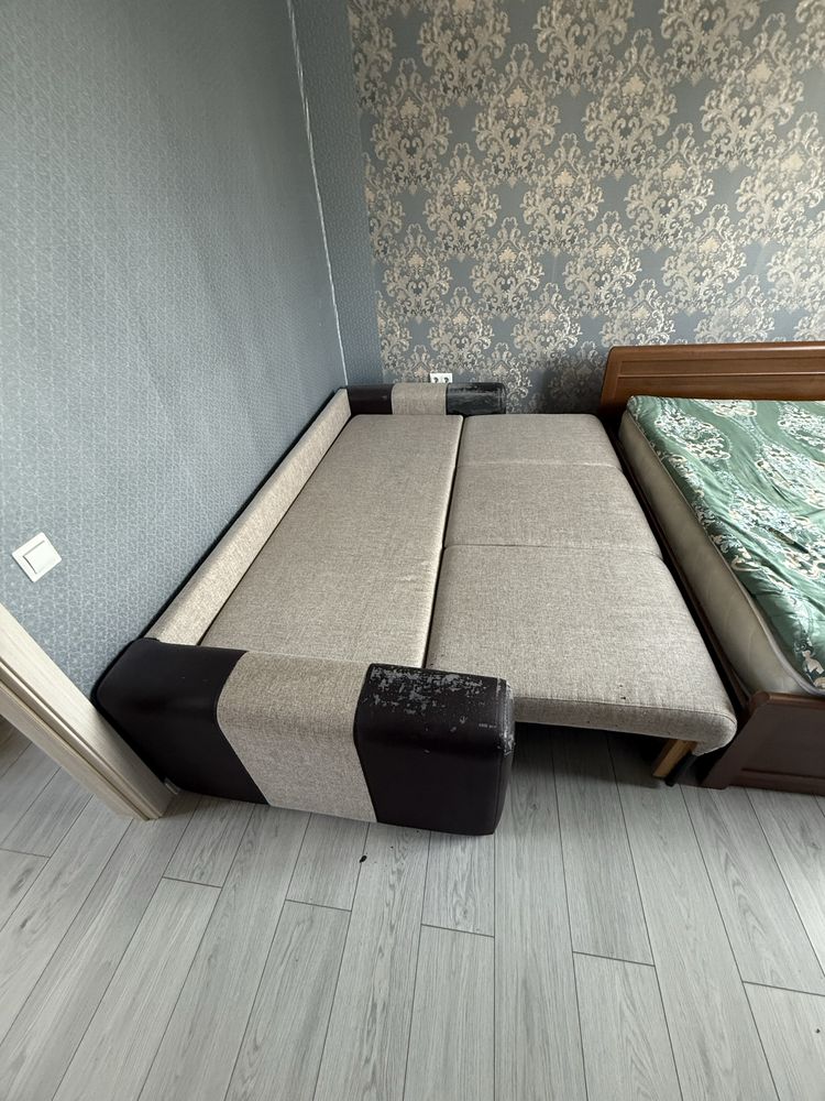 Продам диван б/у.