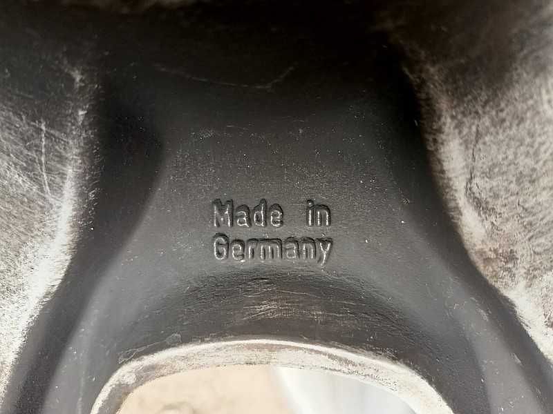 Продам оригинальные легкосплавные диски на Mercedes