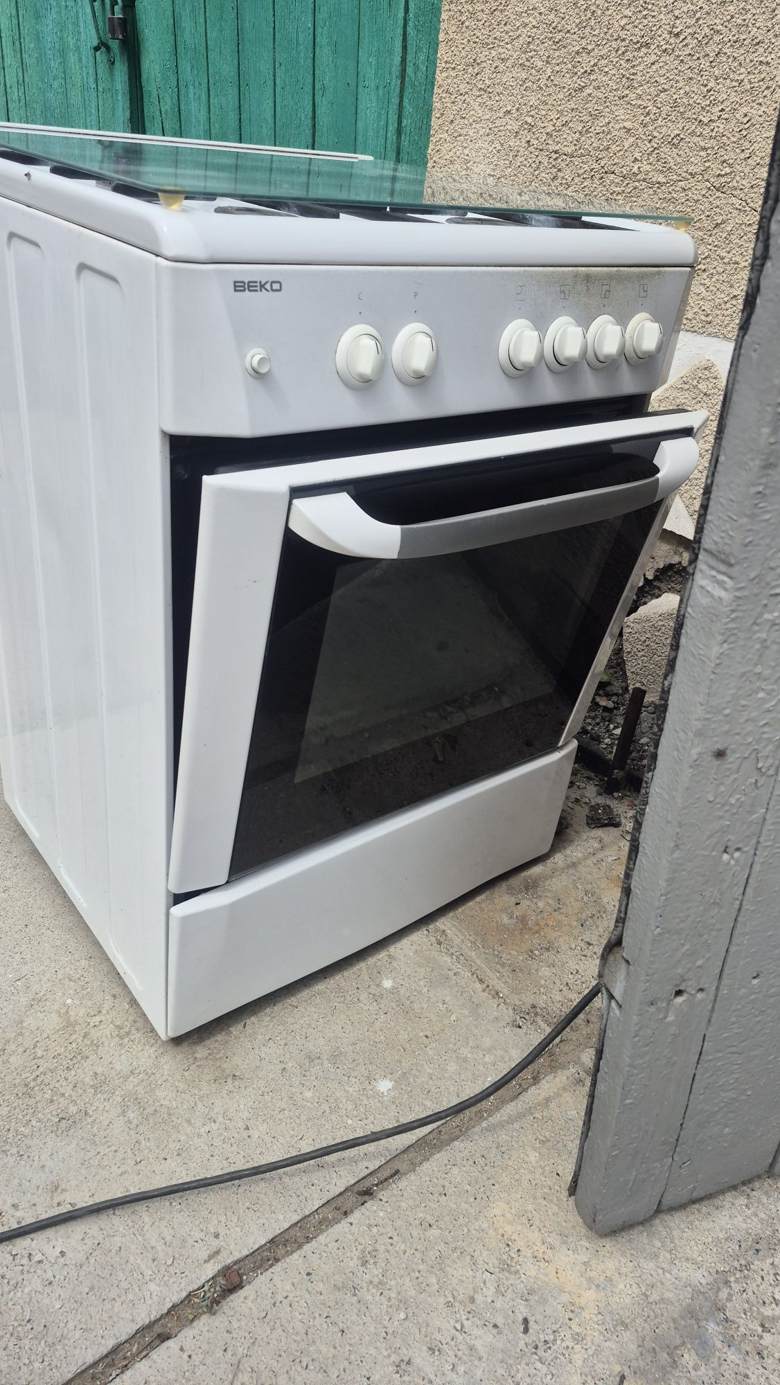 Продам газ плиту