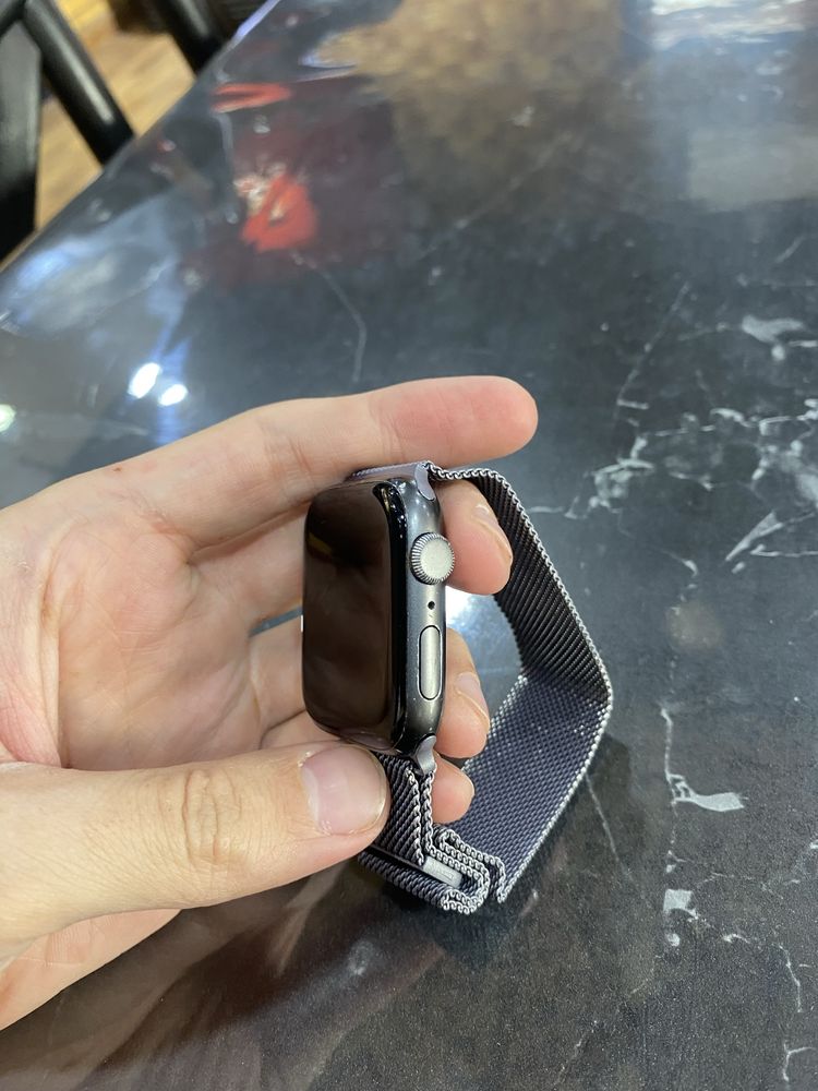 продам apple watch se 44mm
