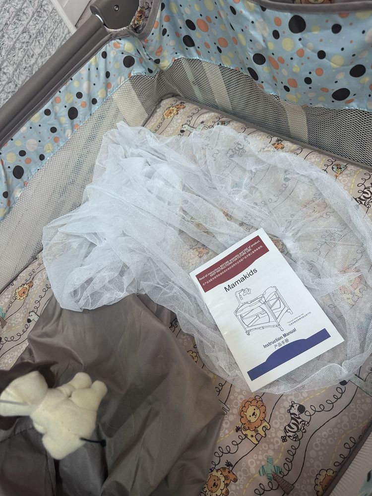Манеж кроватка + качалка в подарок