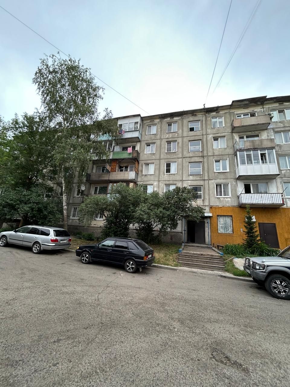 Продаётся 4-комнатная квартира на Аблакетке