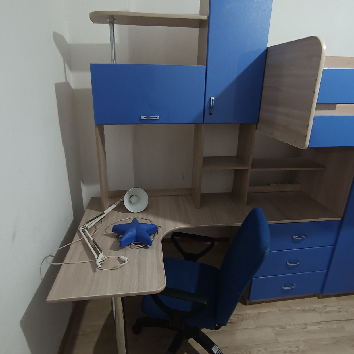 Продам стенку с кроватью