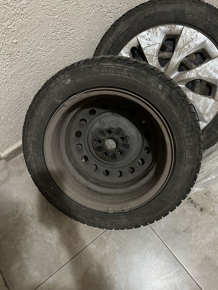 Продам диски с резиной зима 4 шт R16 205/55 разболтовка 5*100 4шт