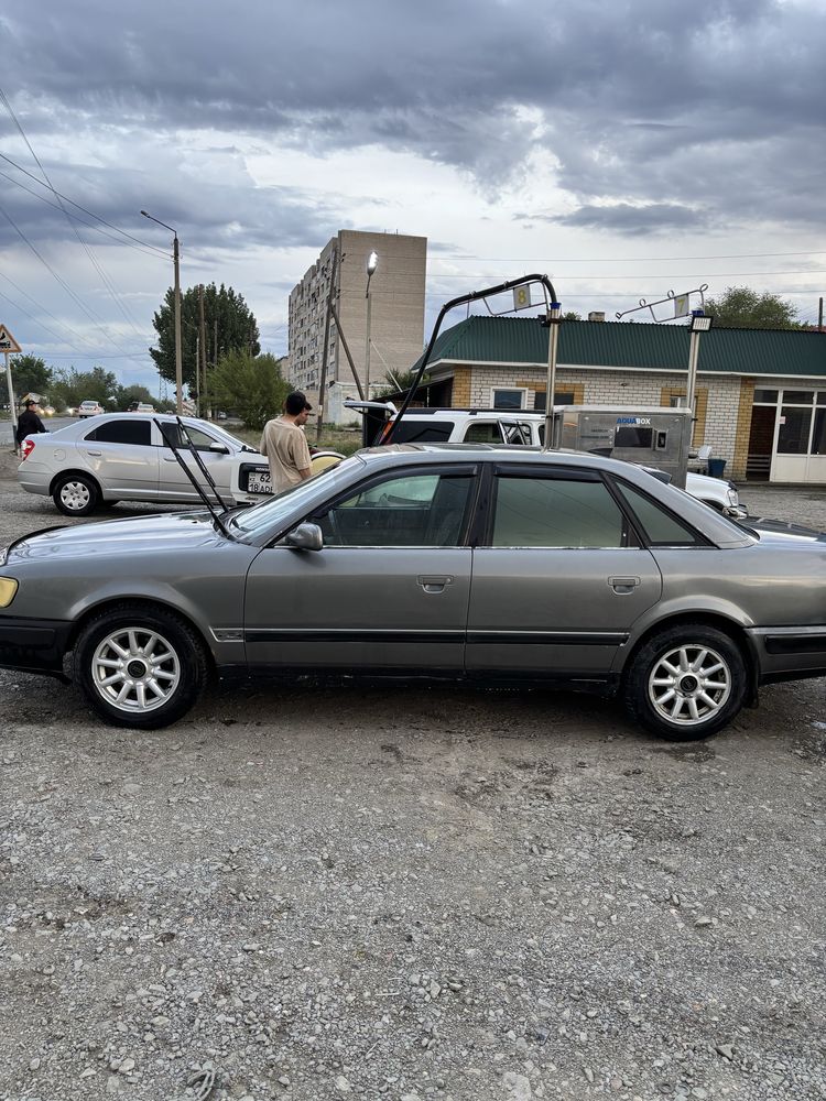 Ауди 100 С4 1992г матор стоит 2,8 по документам 2,0
