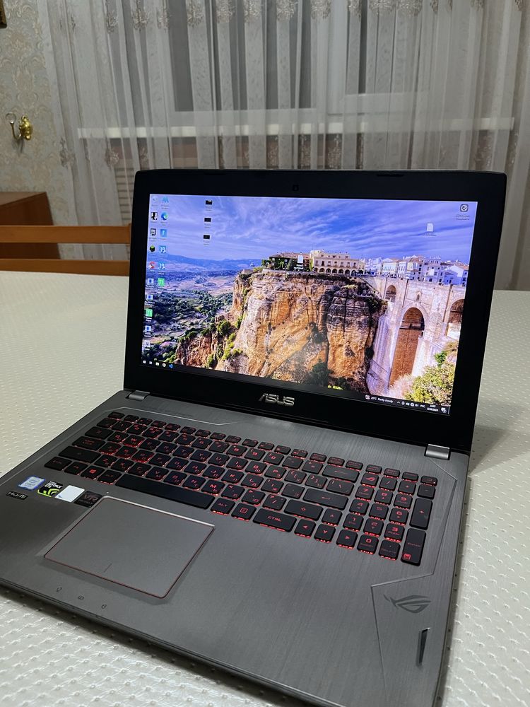 Игровой ноутбук! Asus rog GL502VS, видеокарта 1070, I7-7700HQ.