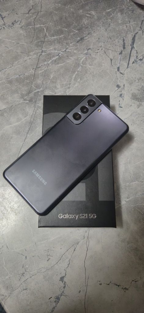Продам Samsung s21