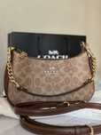 Продам оригинальную сумку Coach Teri Shoulder Bag In Signature Canvas