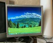 Samsung Монитор 17" (43.2 см) VGA (D-sub)