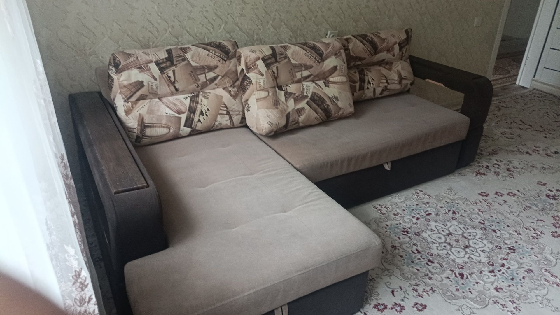 Диван 3в1 состояние нормальное чистая цена договорная!!