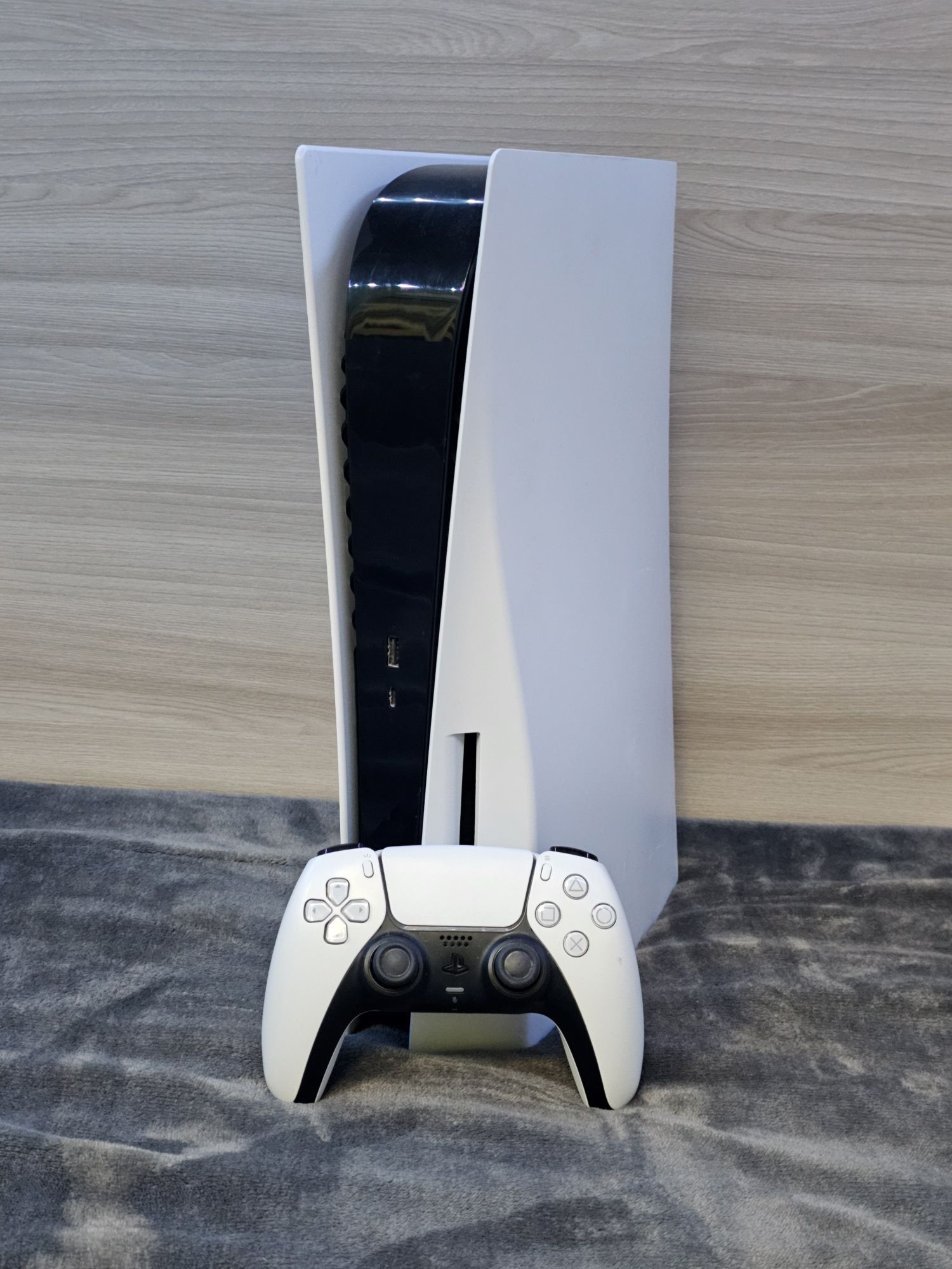 Playstation 5 в идеальном состоянии