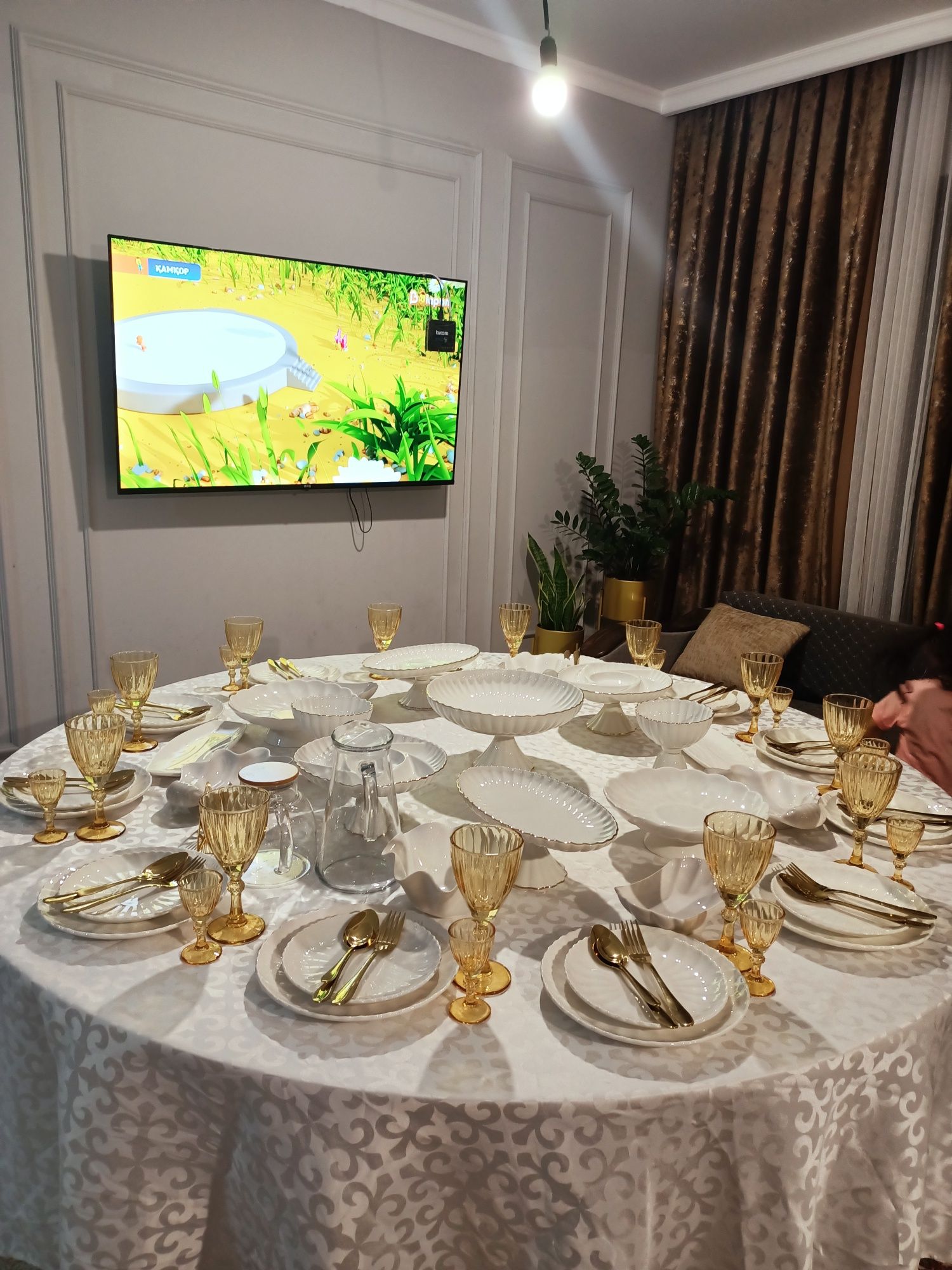 Прокат посуды, аренда стол стульев,шатер