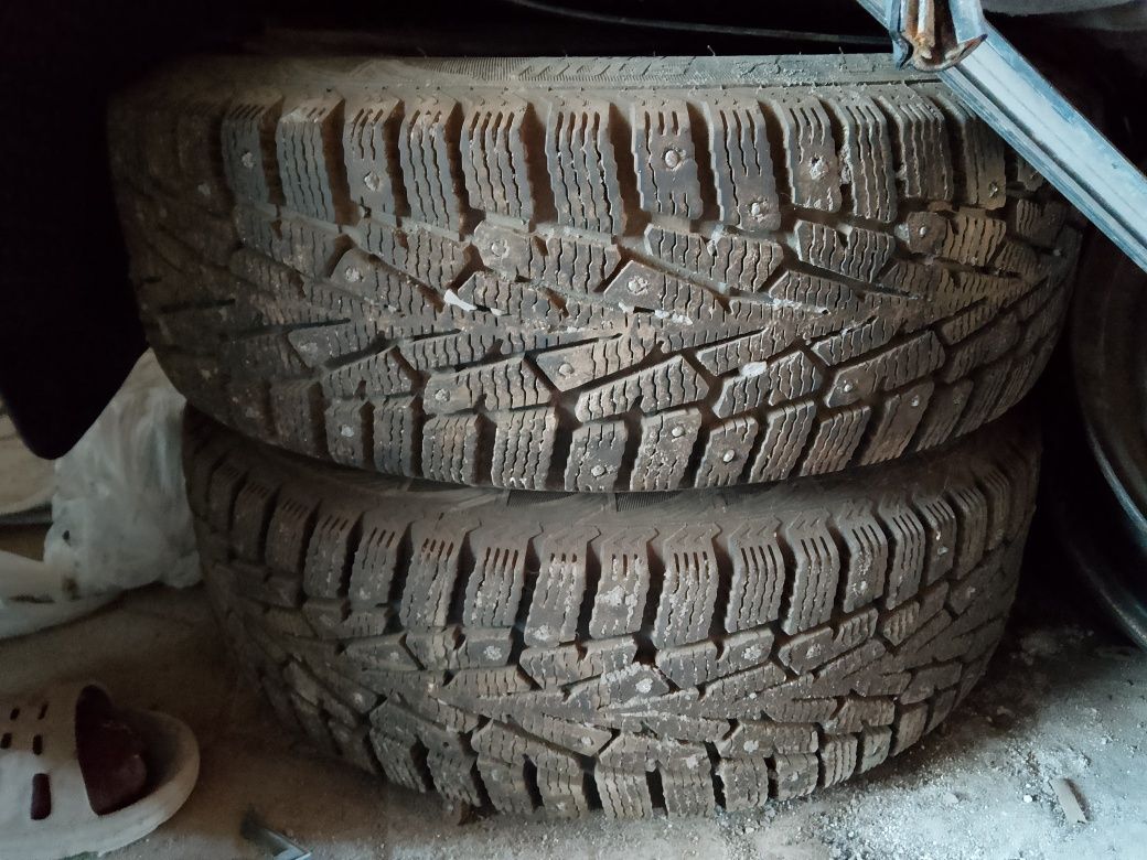 Продам резину зима  185/60 R15