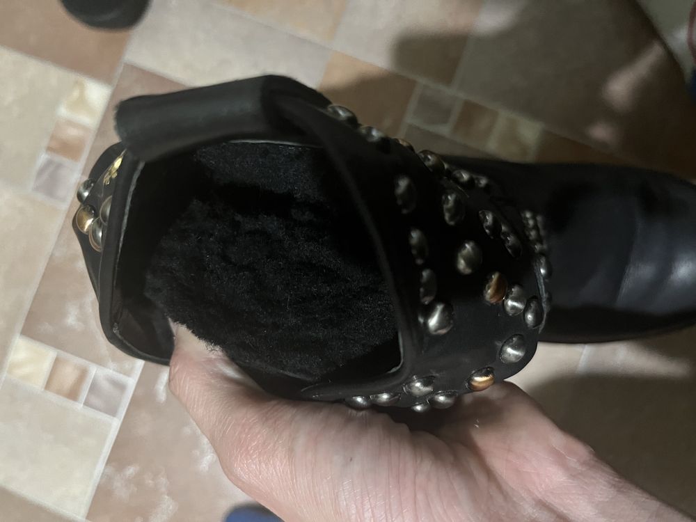 Продам женские сапоги