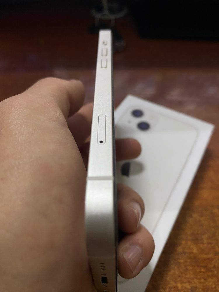 iPhone 13 белый идеал новый