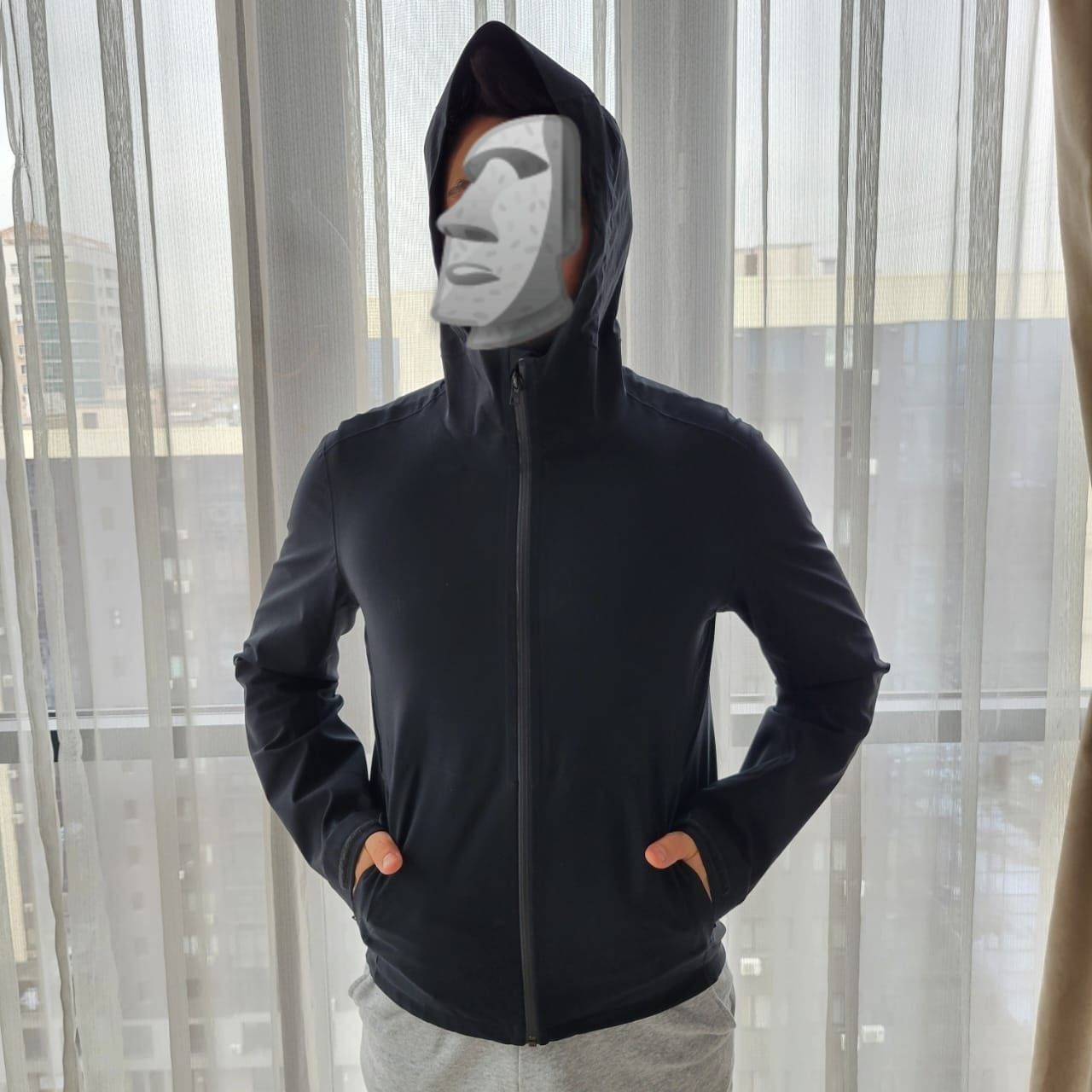 Uniqlo Весенняя куртка ветровка (водоотталкивающая)