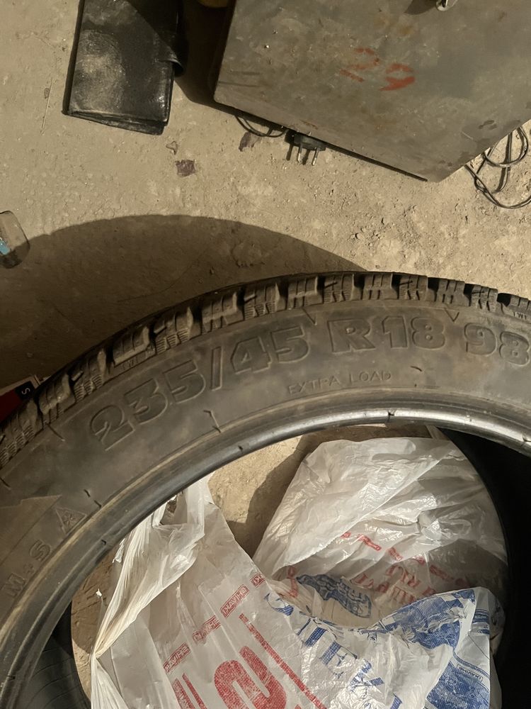 Продам шины 235/45 R 18