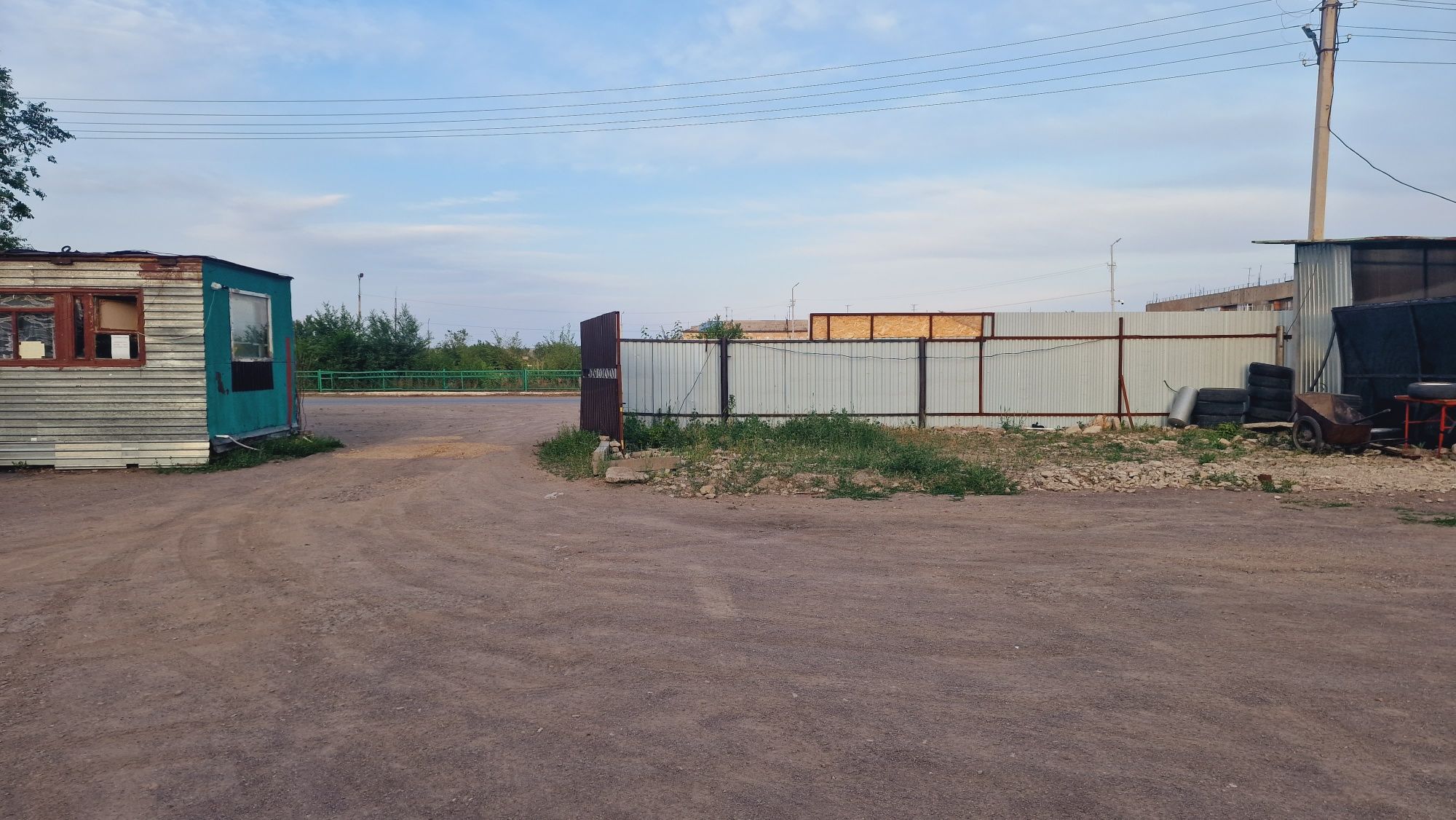 СРОЧНО!!!Сдаётся в аренду или продажа Автостоянки в посёлке Топар!
В,К