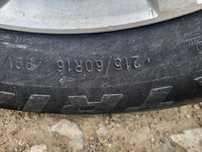 Продам баллоны 215 60 р16. Стоят на камри 40.