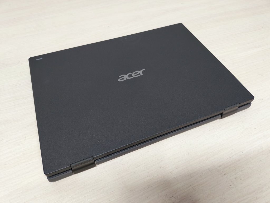 Продаю брендовый 4-ex ядерный ноутбук Acer в отличном состоянии.
