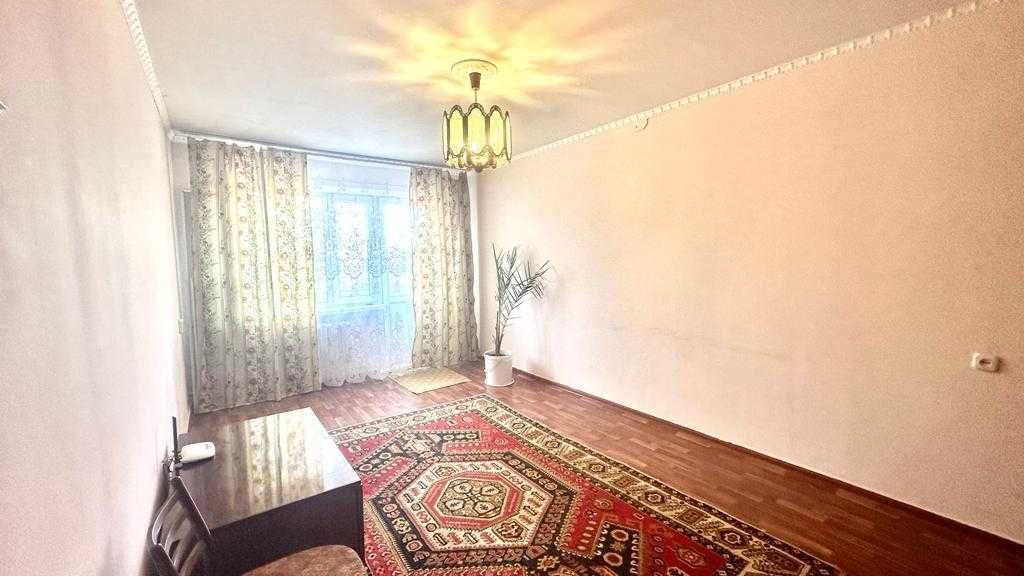 Продам 3-комнатную квартиру 15-микр. Не в залоге!!! Торг!