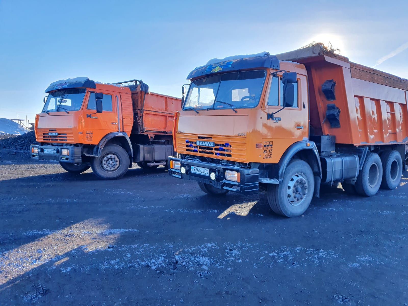 Услуга  Погрузчик 2 куб и Камаз 15 тон, песок, балласт, щебень