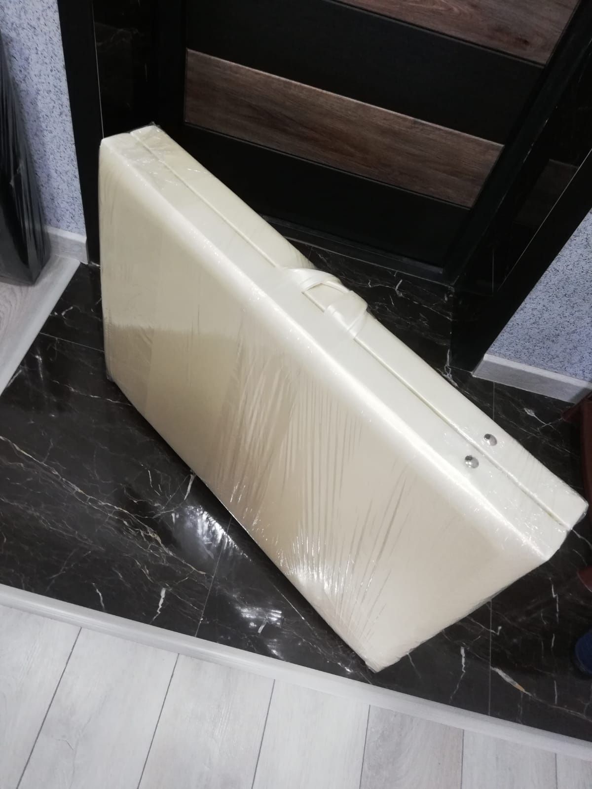 Продам Новые кушетки