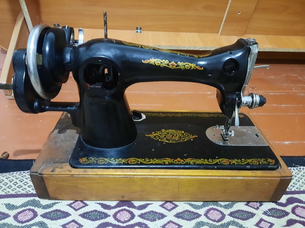 Продается швейная машинка