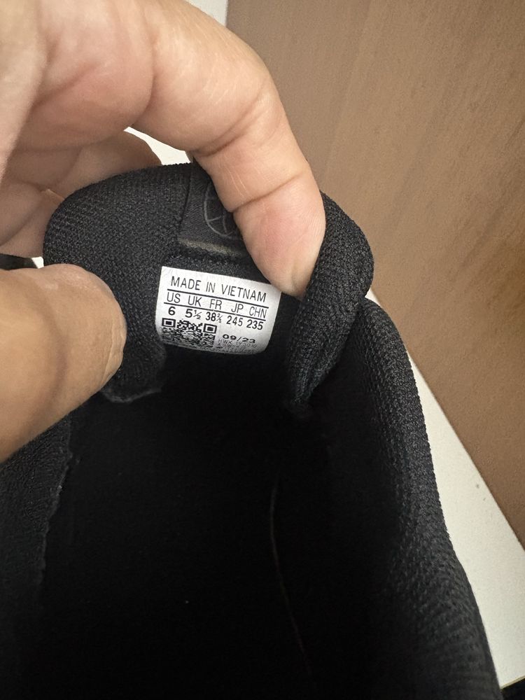 Продам обувь детскую