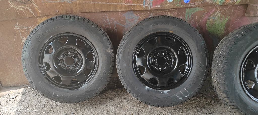 Продам диски с зимней резиной R15