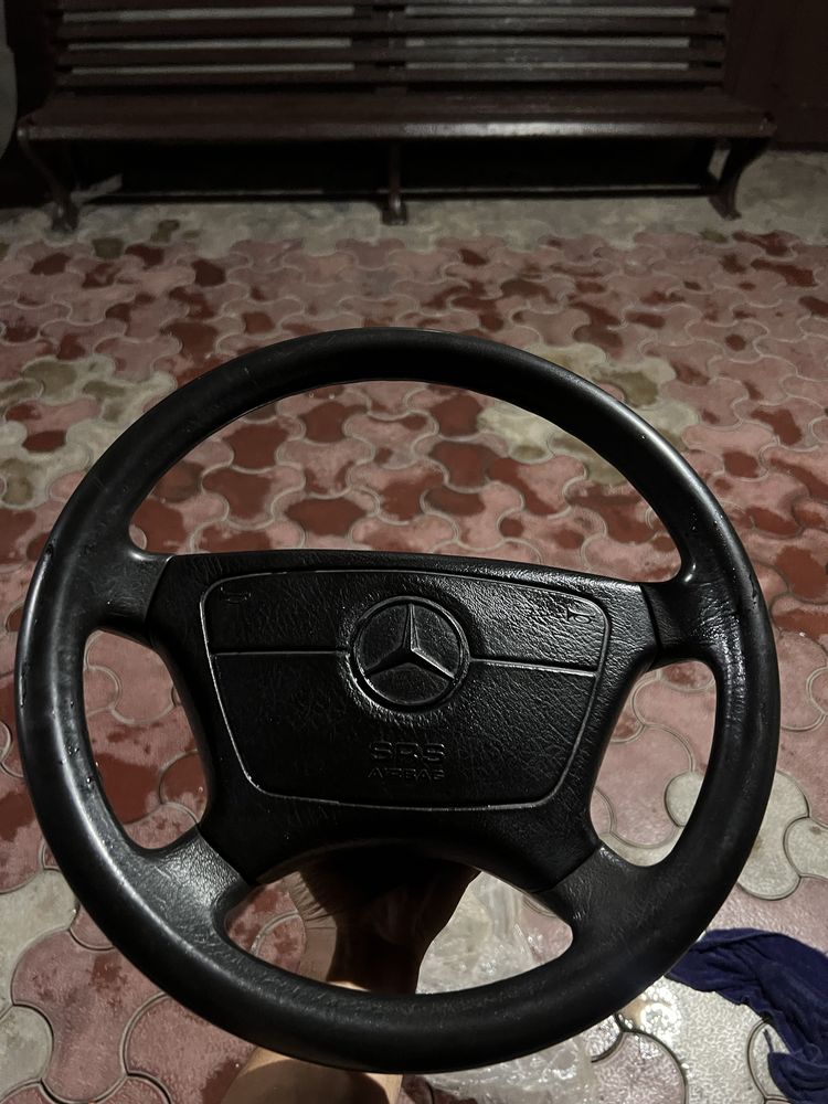 Продам запчасти на мерседес w210