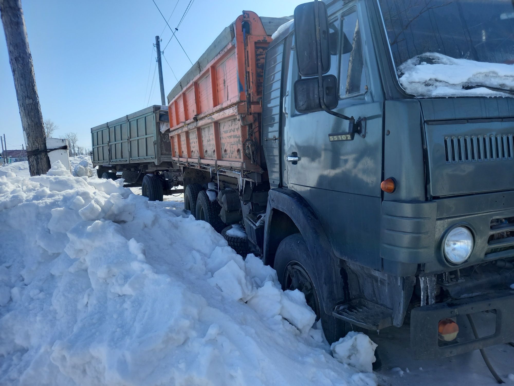 Продам камаз сельхозник с прицепом 6.2метра