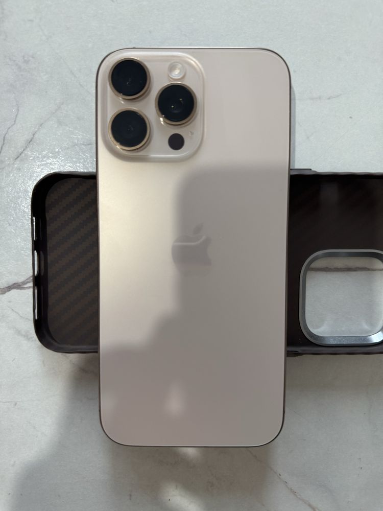 iPhone 16 pro max gold