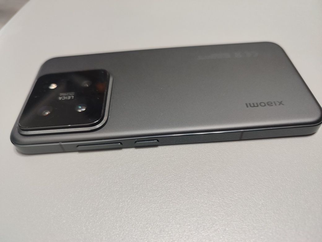 Продам xiaomi 14