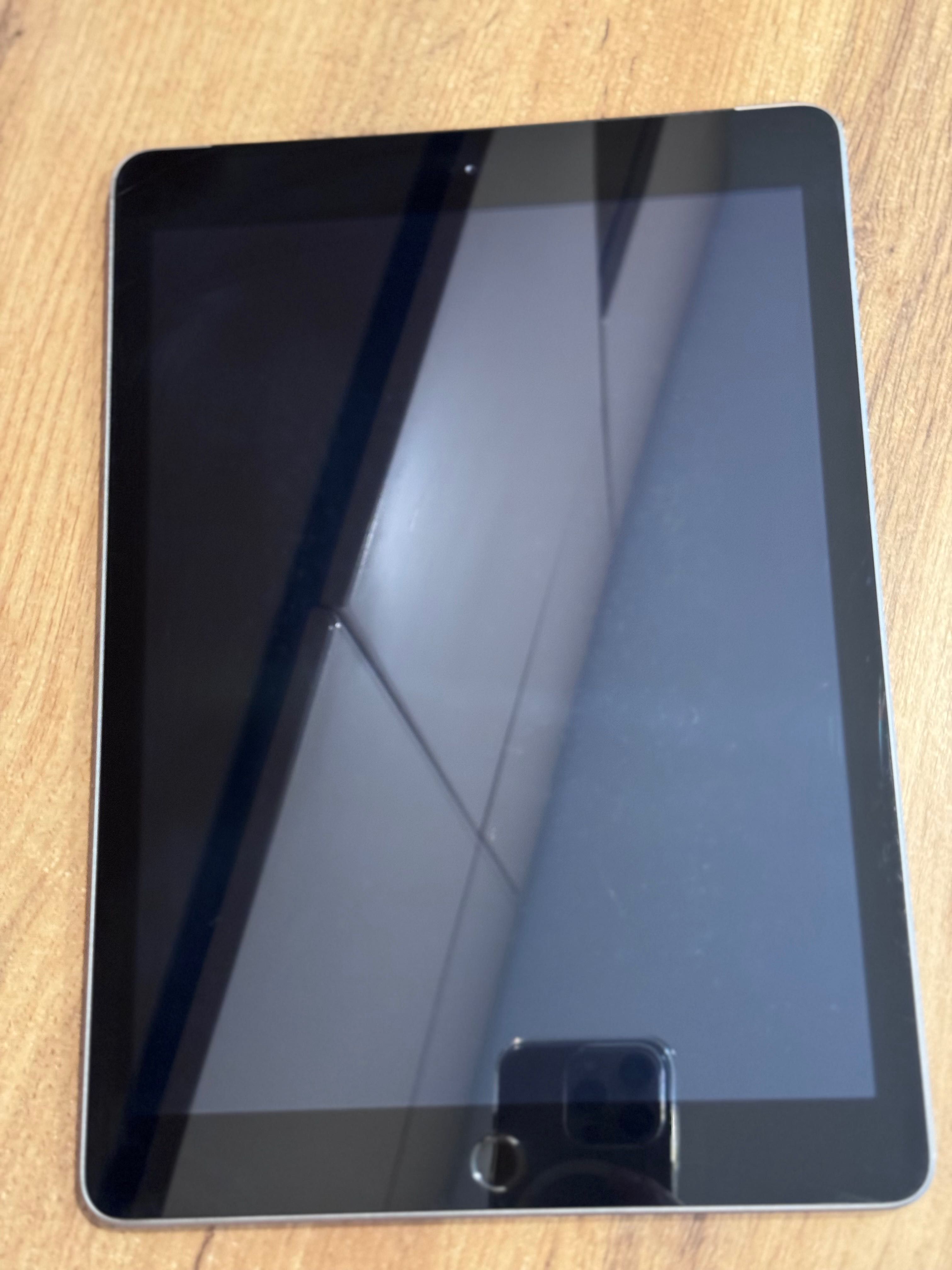 Apple iPad 5-го поколения 128 ГБ