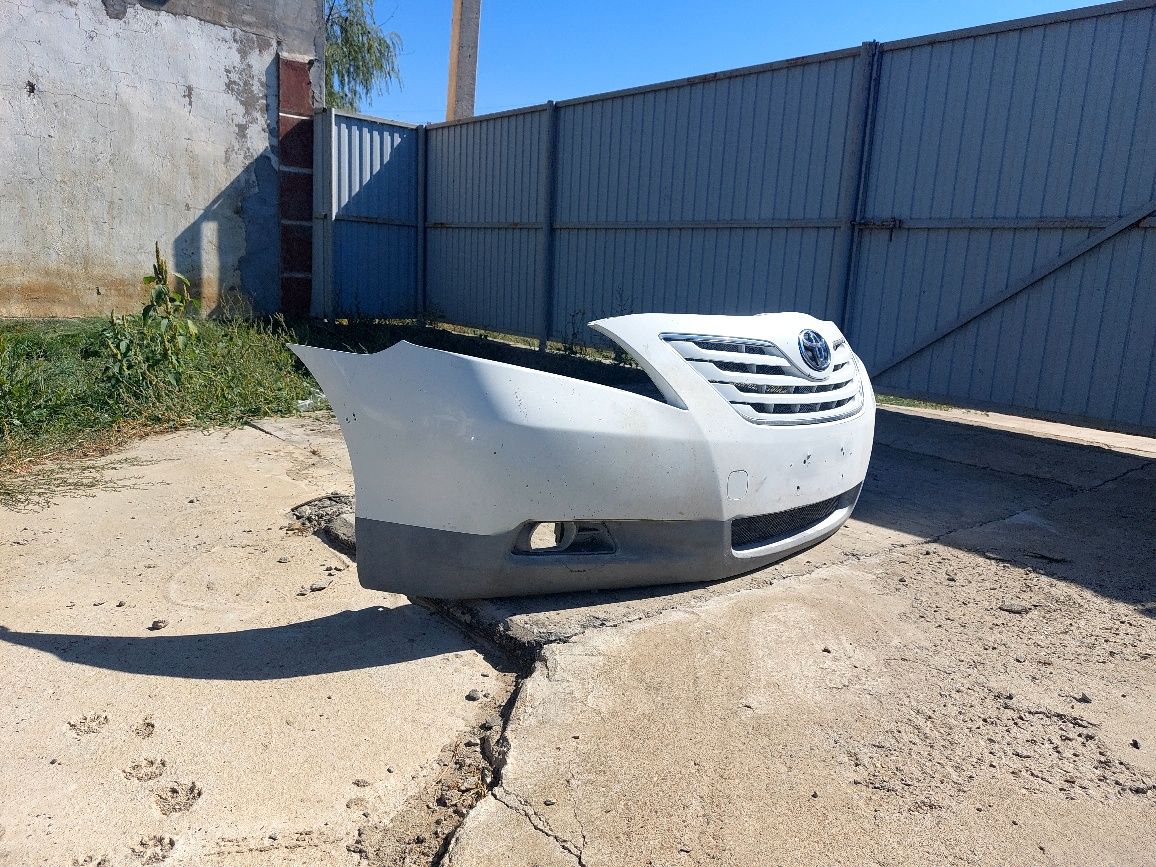 Бампер Toyota Camry 40 оригинал