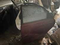 Продам двери mazda 626